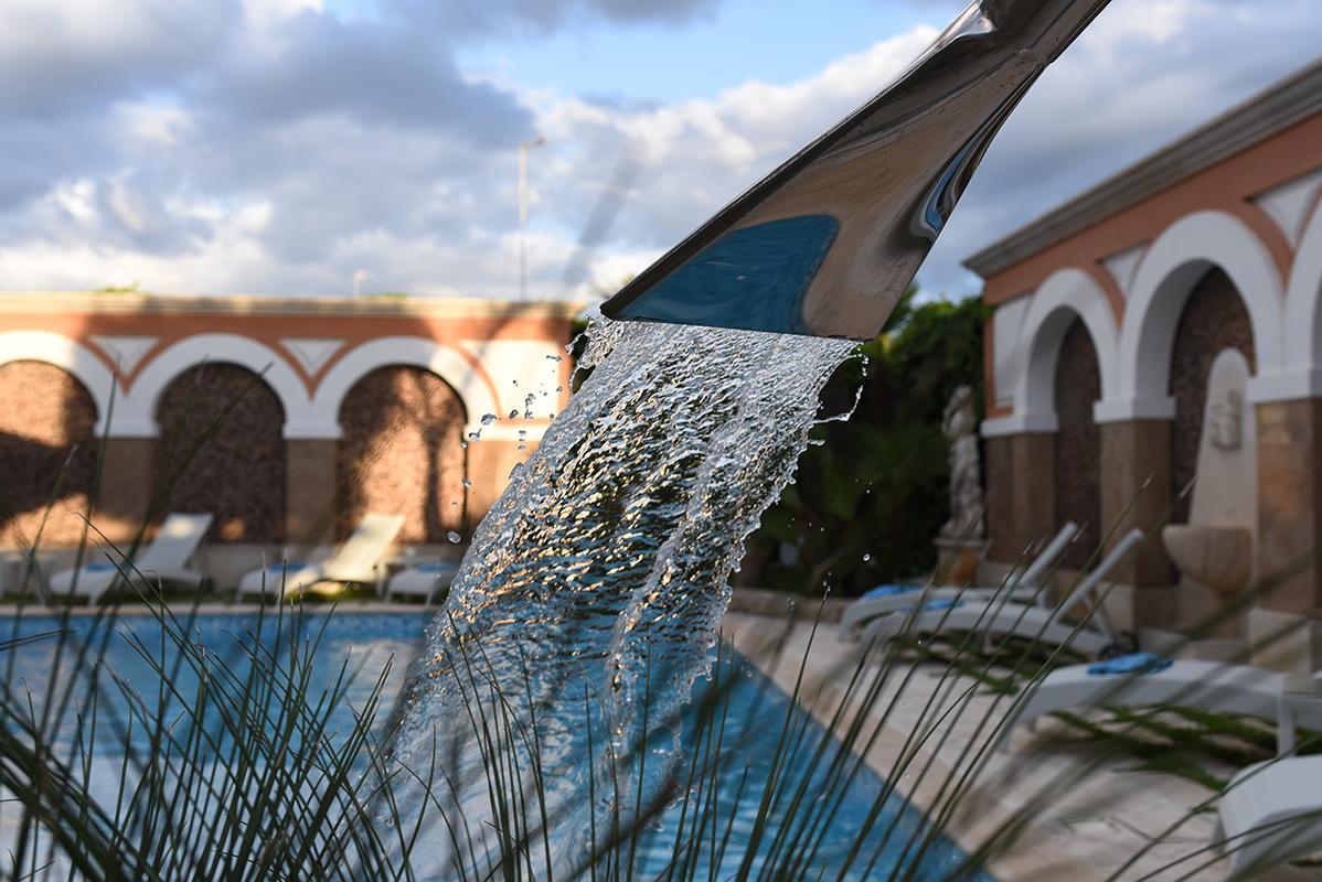 Foglie D' Acqua Bed & Breakfast Bisceglie Bagian luar foto