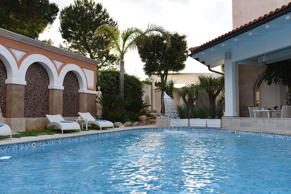 Foglie D' Acqua Bed & Breakfast Bisceglie Bagian luar foto