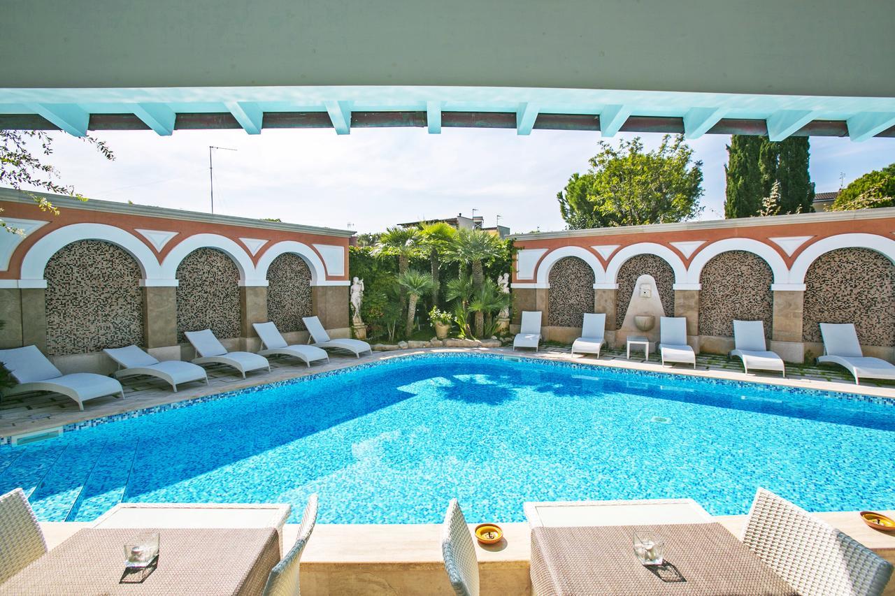 Foglie D' Acqua Bed & Breakfast Bisceglie Bagian luar foto
