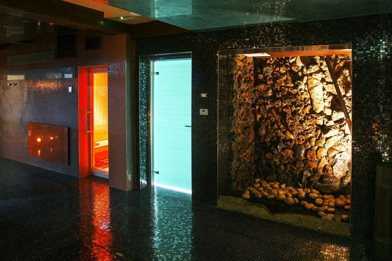 Foglie D' Acqua Bed & Breakfast Bisceglie Bagian luar foto