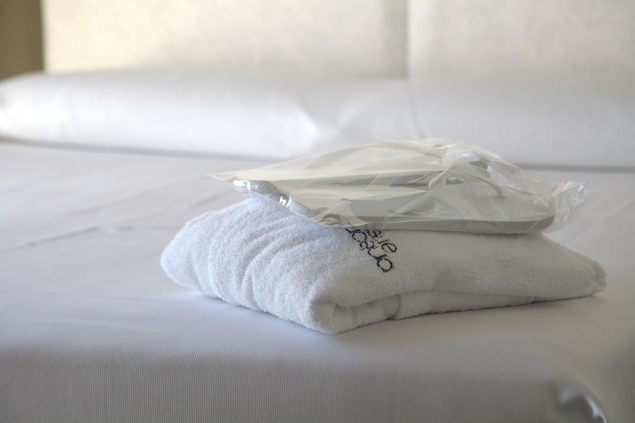 Foglie D' Acqua Bed & Breakfast Bisceglie Bagian luar foto